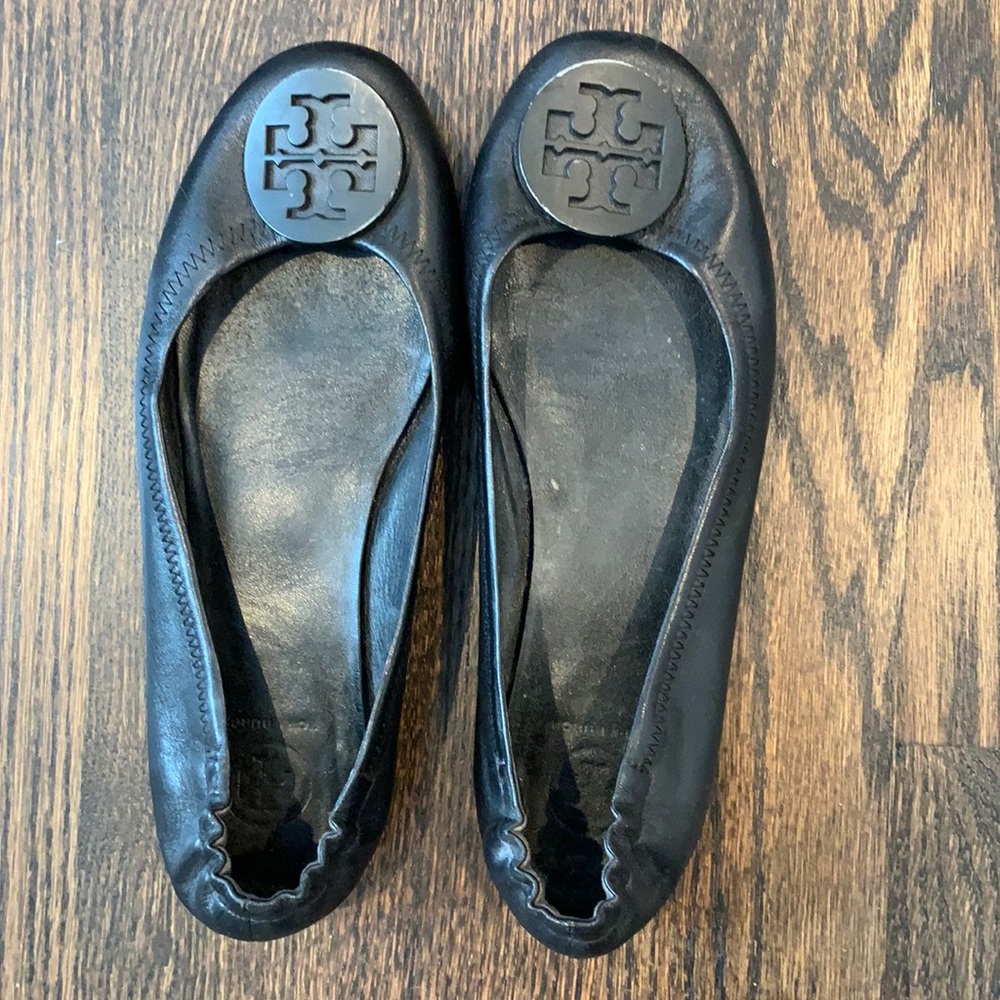 Toru Burch matte black flats